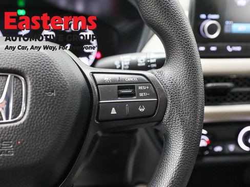 Used 2025 Honda HR-V LX image 16