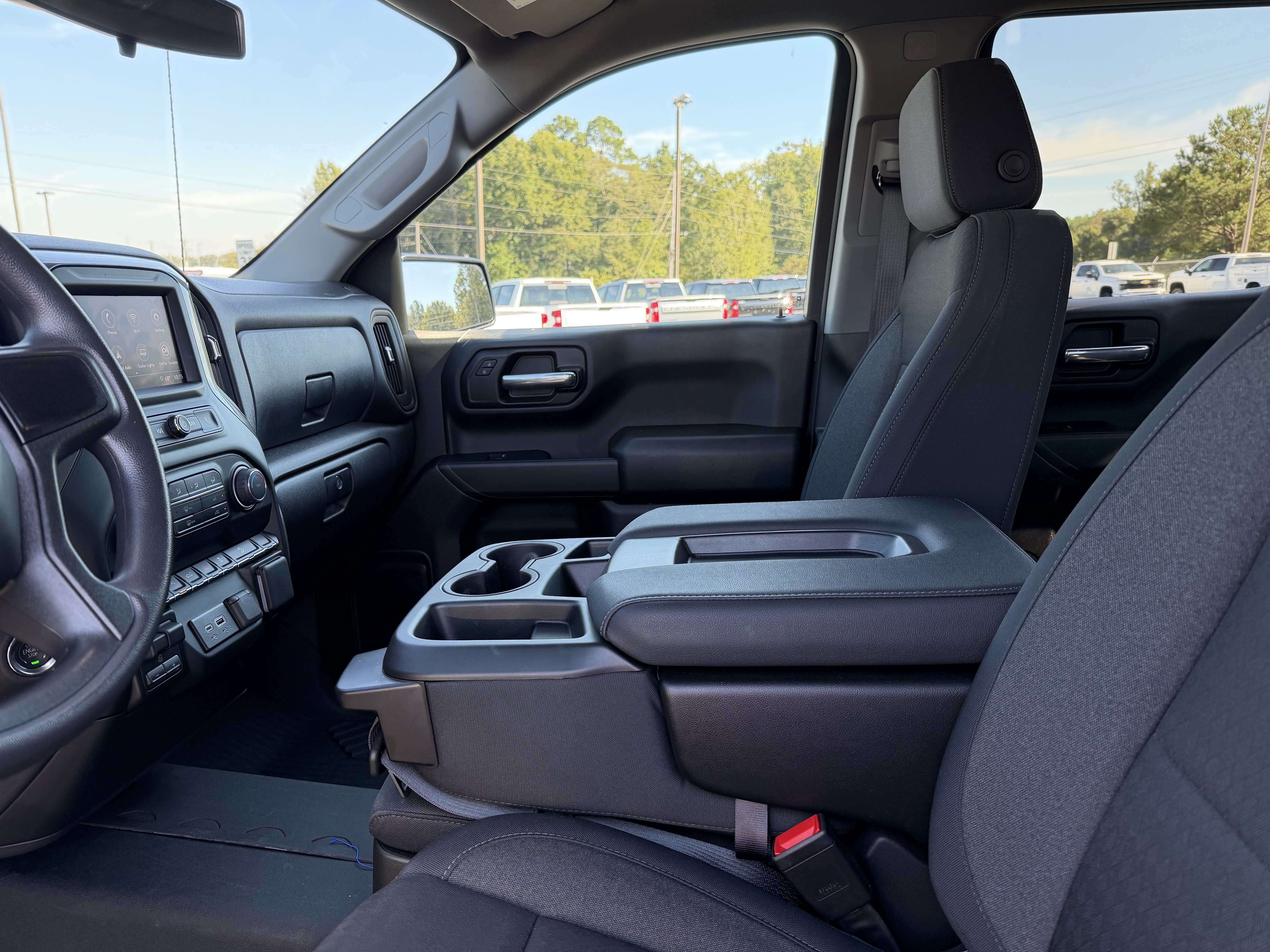 Used 2026 Chevrolet Silverado 1500 Custom Trail Boss w/ Dark Appearance Package AWD/4WD image 24