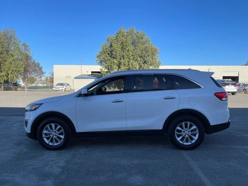 Used 2016 Kia Sorento LX w/ LX Convenience Package image 8