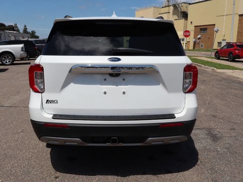 Used 2020 Ford Explorer XLT w/ Equipment Group 202A AWD/4WD image 10