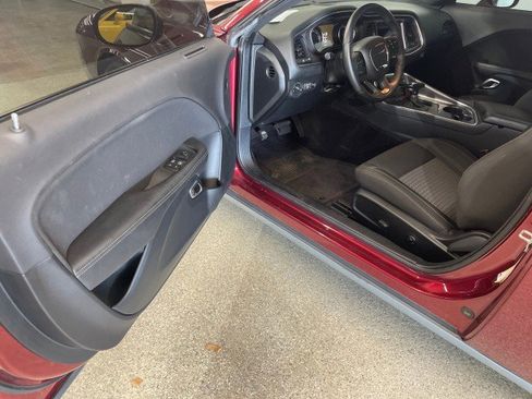 Used 2018 Dodge Challenger R/T image 10