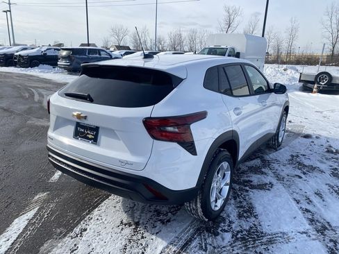 New 2026 Chevrolet Trax LS image 7