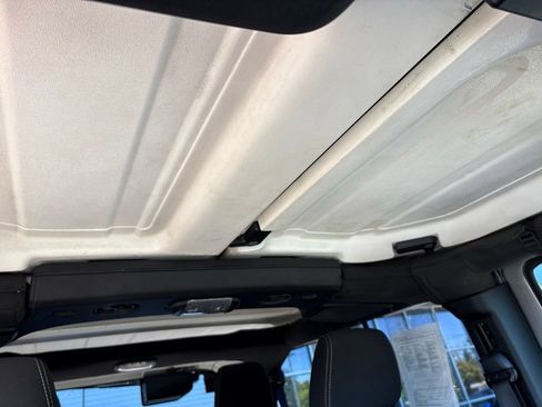 Used 2018 Jeep Wrangler Unlimited Sahara AWD/4WD image 29