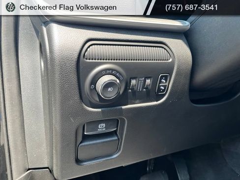 Used 2024 Jeep Wagoneer Series II w/ Flexible Seating Group AWD/4WD image 17