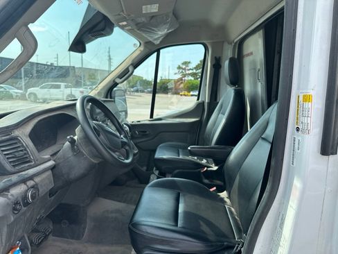 Used 2023 Ford Transit 350 DRW RWD image 3