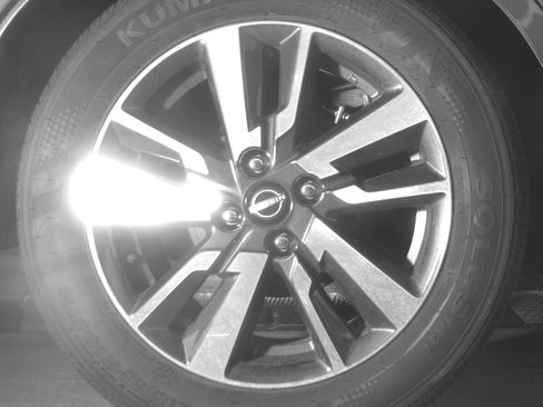 Used 2025 Nissan Versa SV image 15