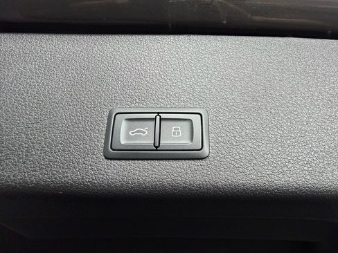 Used 2024 Audi Q8 e-tron Premium Plus w/ Premium Plus Package AWD/4WD image 20