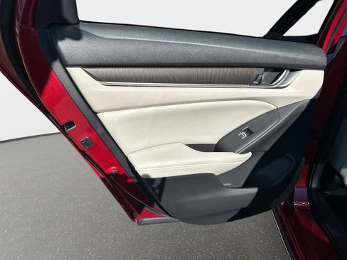 Used 2018 Honda Accord EX-L image 11