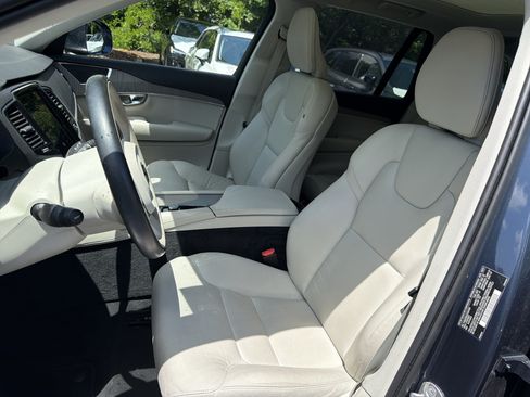 Certified 2025 Volvo XC90 B5 Plus w/ Protection Package Premier AWD/4WD image 16