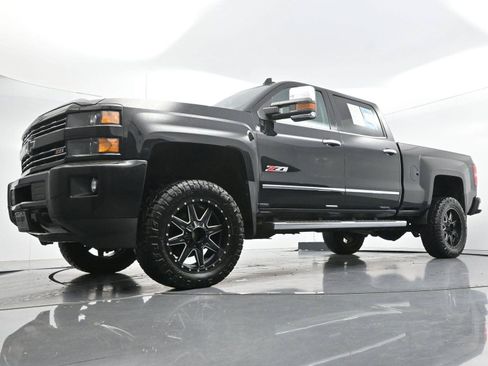 Used 2019 Chevrolet Silverado 2500 LTZ w/ Duramax Plus Package AWD/4WD image 47