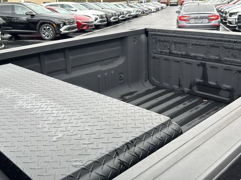 Used 2018 GMC Canyon SLT w/ Driver Alert Package image 32