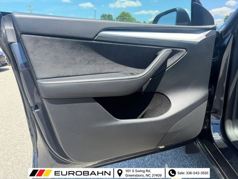 Used 2024 Tesla Model Y Long Range AWD/4WD image 8