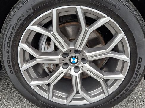 Certified 2023 BMW X7 xDrive40i w/ Premium Package AWD/4WD image 8