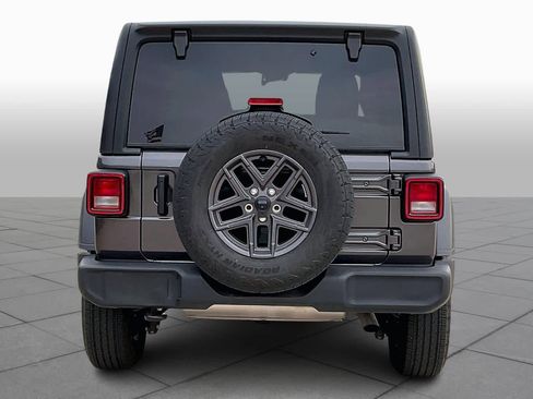 Used 2025 Jeep Wrangler Sport S image 6