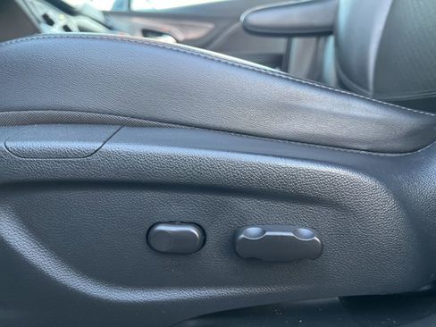 Used 2018 Buick Encore Preferred image 10