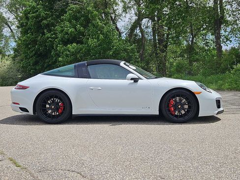 Certified 2019 Porsche 911 Targa 4 GTS AWD/4WD image 7