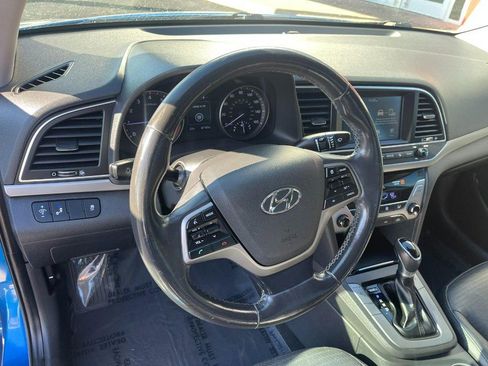 Used 2017 Hyundai Elantra Limited image 16