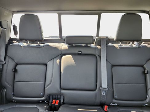 Used 2021 Chevrolet Silverado 1500 LTZ w/ Z71 Off-Road Package image 27