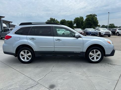 Used 2014 Subaru Outback 2.5i Limited AWD/4WD image 3