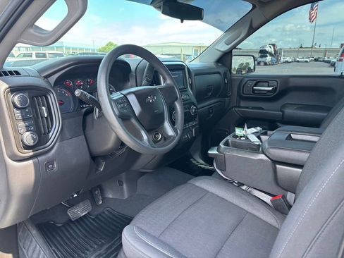 Certified 2023 Chevrolet Silverado 1500 Custom Trail Boss w/ LPO, Dark Essentials Package AWD/4WD image 8