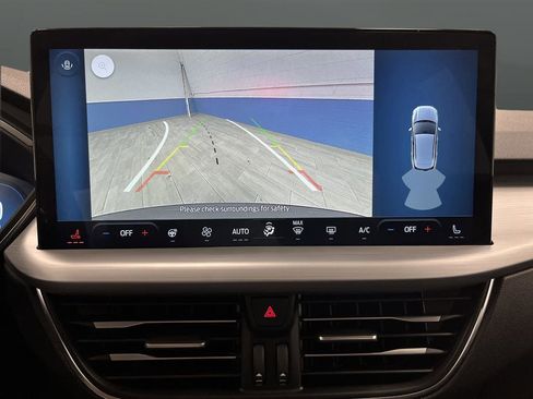 Used 2025 Ford Escape Platinum image 10