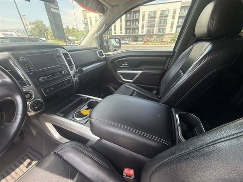 Used 2017 Nissan Titan PRO-4X AWD/4WD image 22