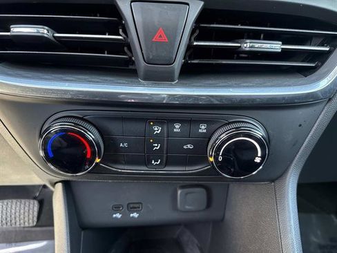 Used 2024 Buick Encore GX Preferred image 25