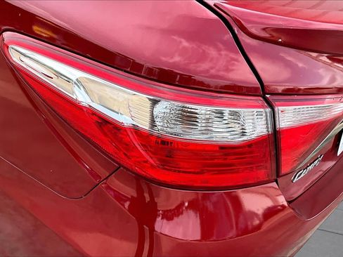 Used 2016 Toyota Camry SE FWD image 24