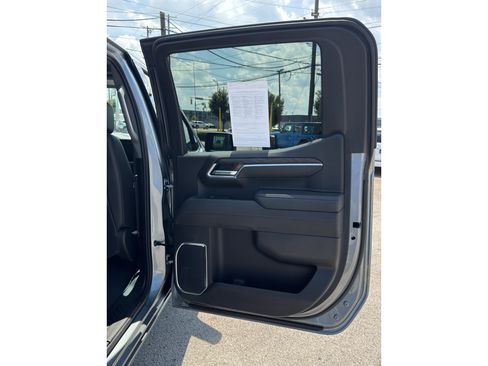 Used 2025 GMC Sierra 1500 SLT RWD image 13