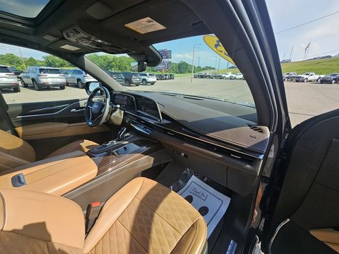 Used 2023 Cadillac Escalade Premium Luxury w/ LPO, Radiant Package image 28