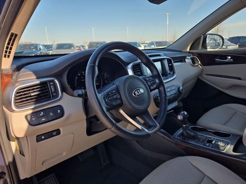 Used 2017 Kia Sorento EX w/ EX Advanced Touring Package image 2