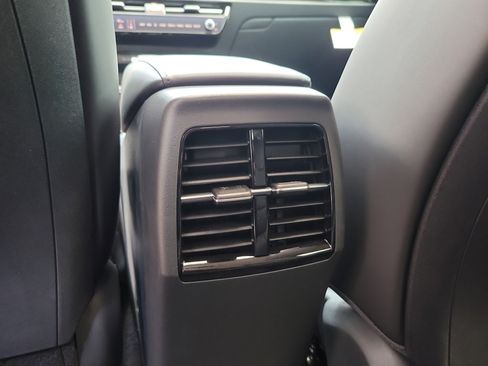 New 2025 Kia Niro SX image 12