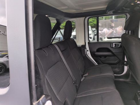 Used 2019 Jeep Wrangler Unlimited Sahara AWD/4WD image 25