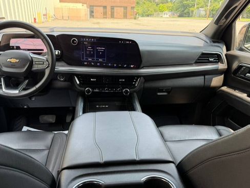 Used 2025 Chevrolet Tahoe LT RWD image 34