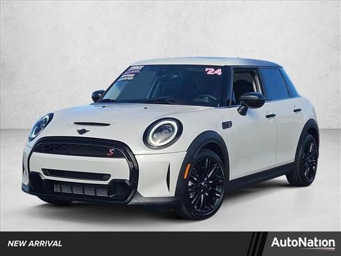 Used 2024 MINI Cooper S image 1