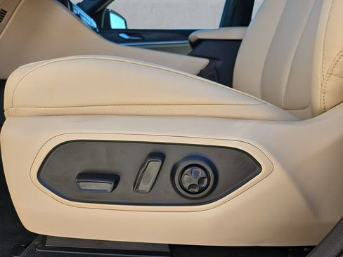 New 2025 Jeep Grand Cherokee Limited image 16