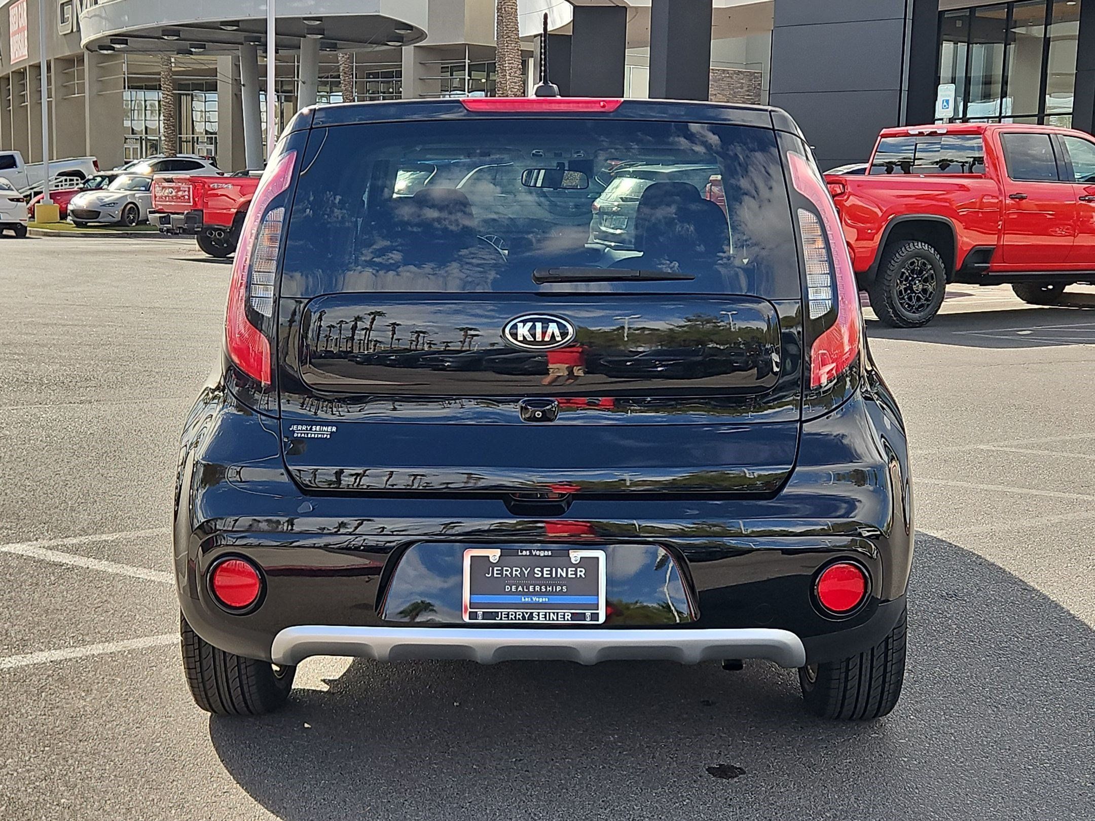 Used 2018 Kia Soul + w/ + Primo LIT Package FWD image 4