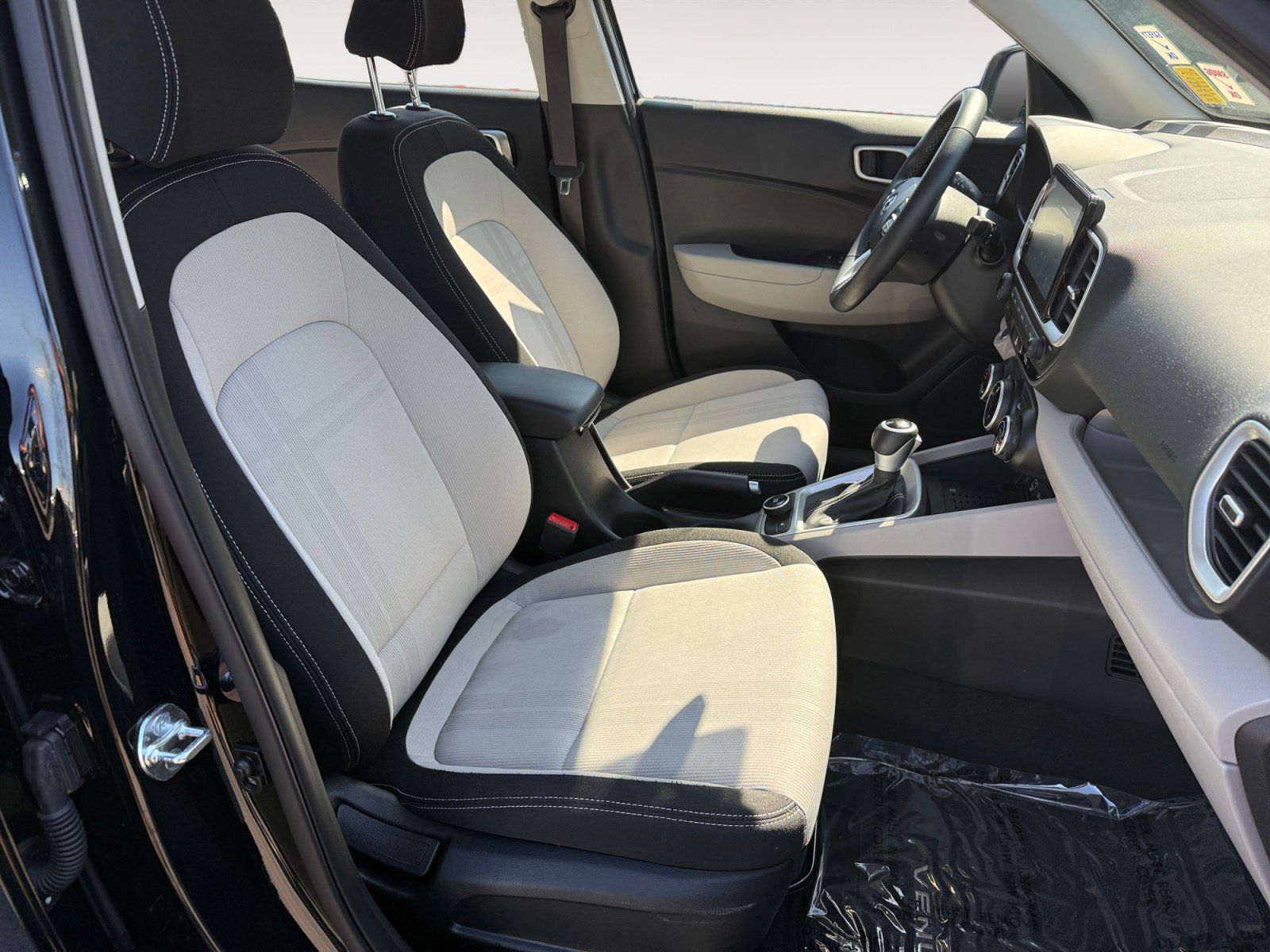 Certified 2026 Hyundai Venue SEL FWD image 19