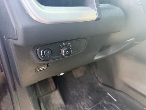 Used 2022 GMC Terrain SLE w/ Driver Convenience Package image 11