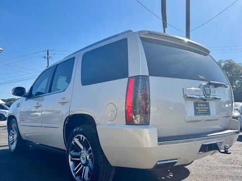 Used 2013 Cadillac Escalade Premium AWD/4WD image 3