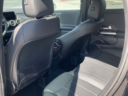 Certified 2025 Mercedes-Benz GLA 250 image 11