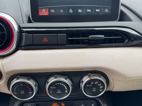 Used 2017 MAZDA MX-5 Miata RF Grand Touring image 5