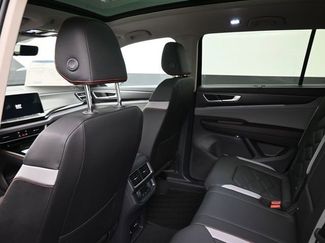 New 2026 Volkswagen Atlas Peak Edition video 2