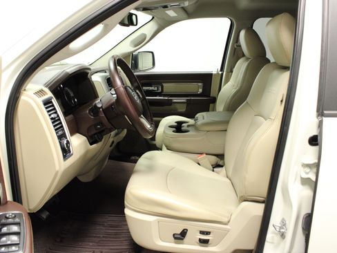 Used 2017 RAM 1500 Laramie image 17