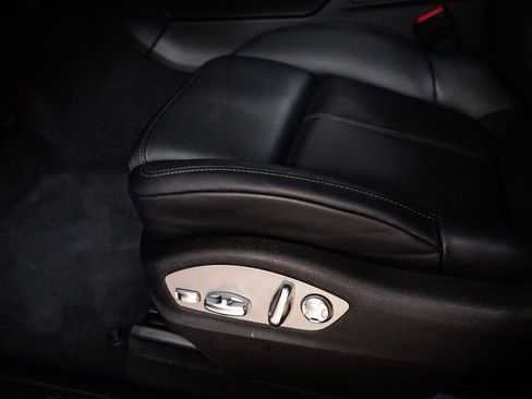 Certified 2026 Porsche Macan AWD/4WD image 14