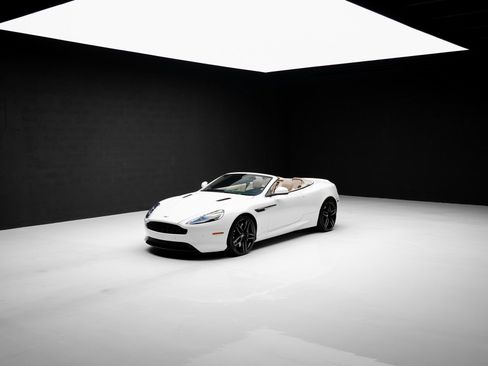 Used 2016 Aston Martin DB9 GT image 79