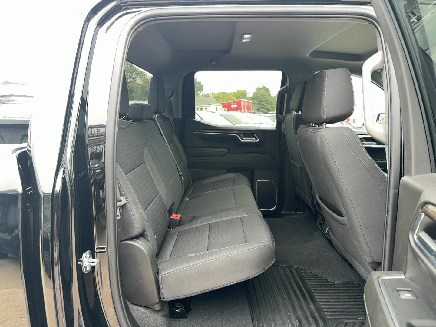 Used 2023 Chevrolet Silverado 1500 LT AWD/4WD image 23
