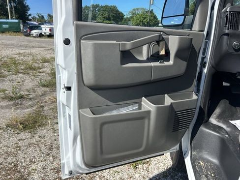 New 2025 Chevrolet Express 3500 w/ Power Convenience Package image 6
