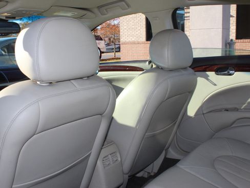 Used 2007 Buick Lucerne CXL image 23