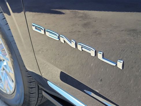 Certified 2023 GMC Yukon Denali image 33